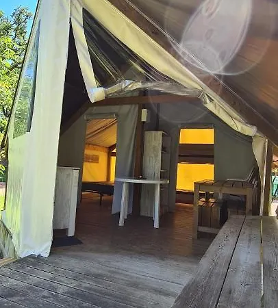 Camping Domaine Papillon Reyrevignes  Exterior foto